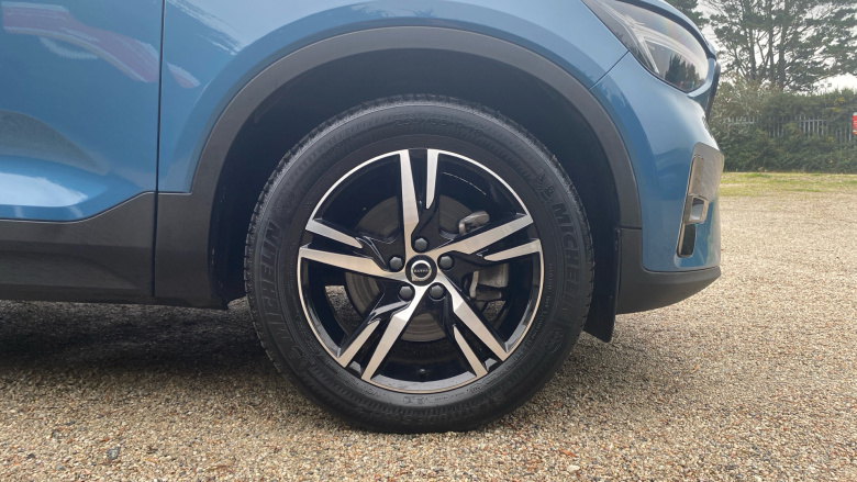 Volvo XC40 2.0 B3P Plus Dark 5dr Auto Petrol Estate